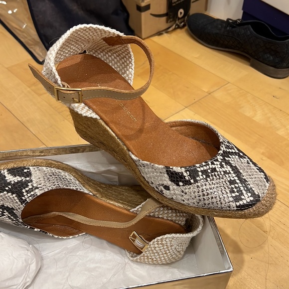 That snake 🐍 skin appeal. - Picture 4 of 7